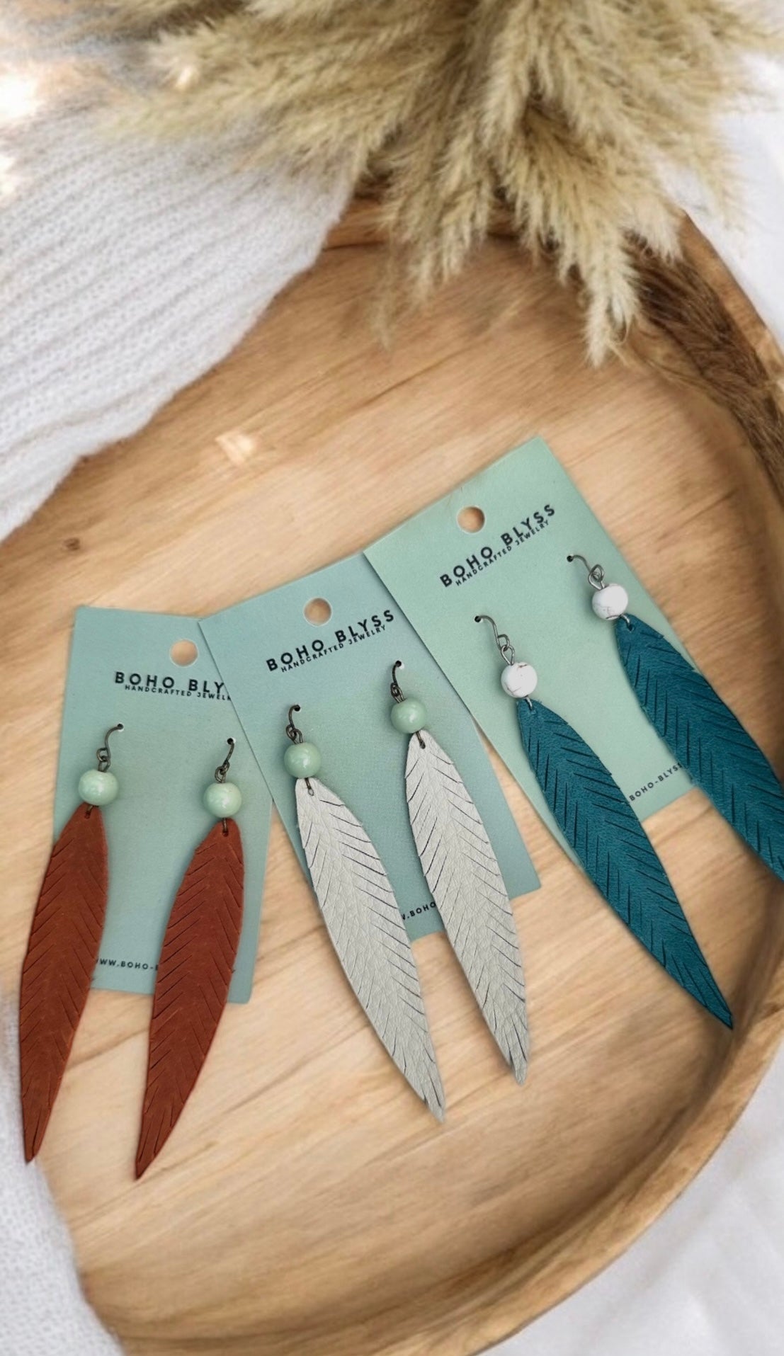 Slim Feathers & Stones