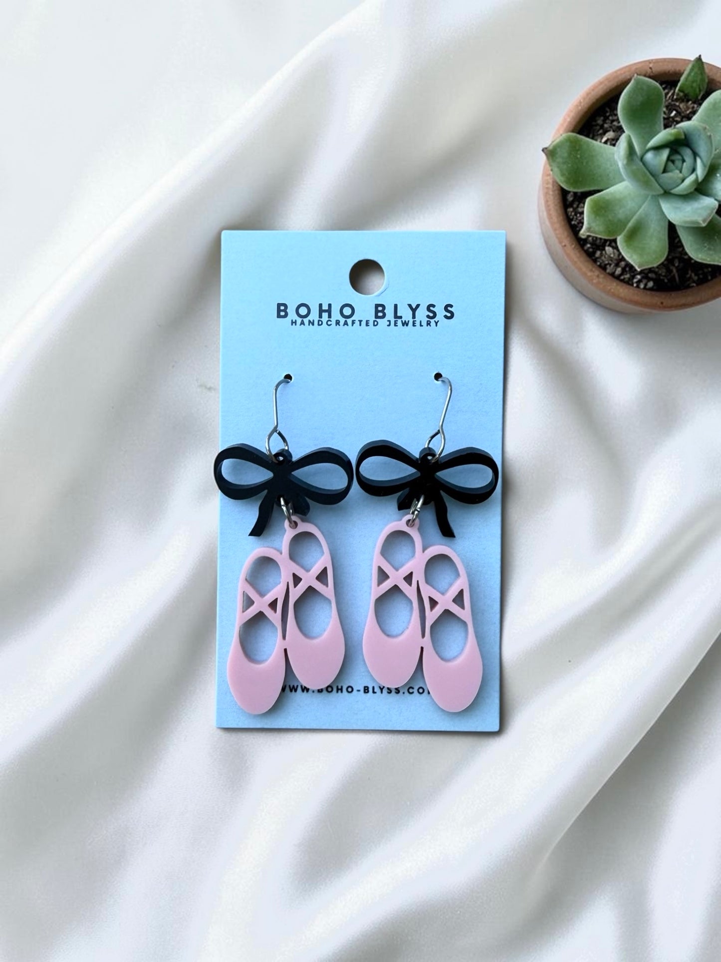 Pointes & Bows