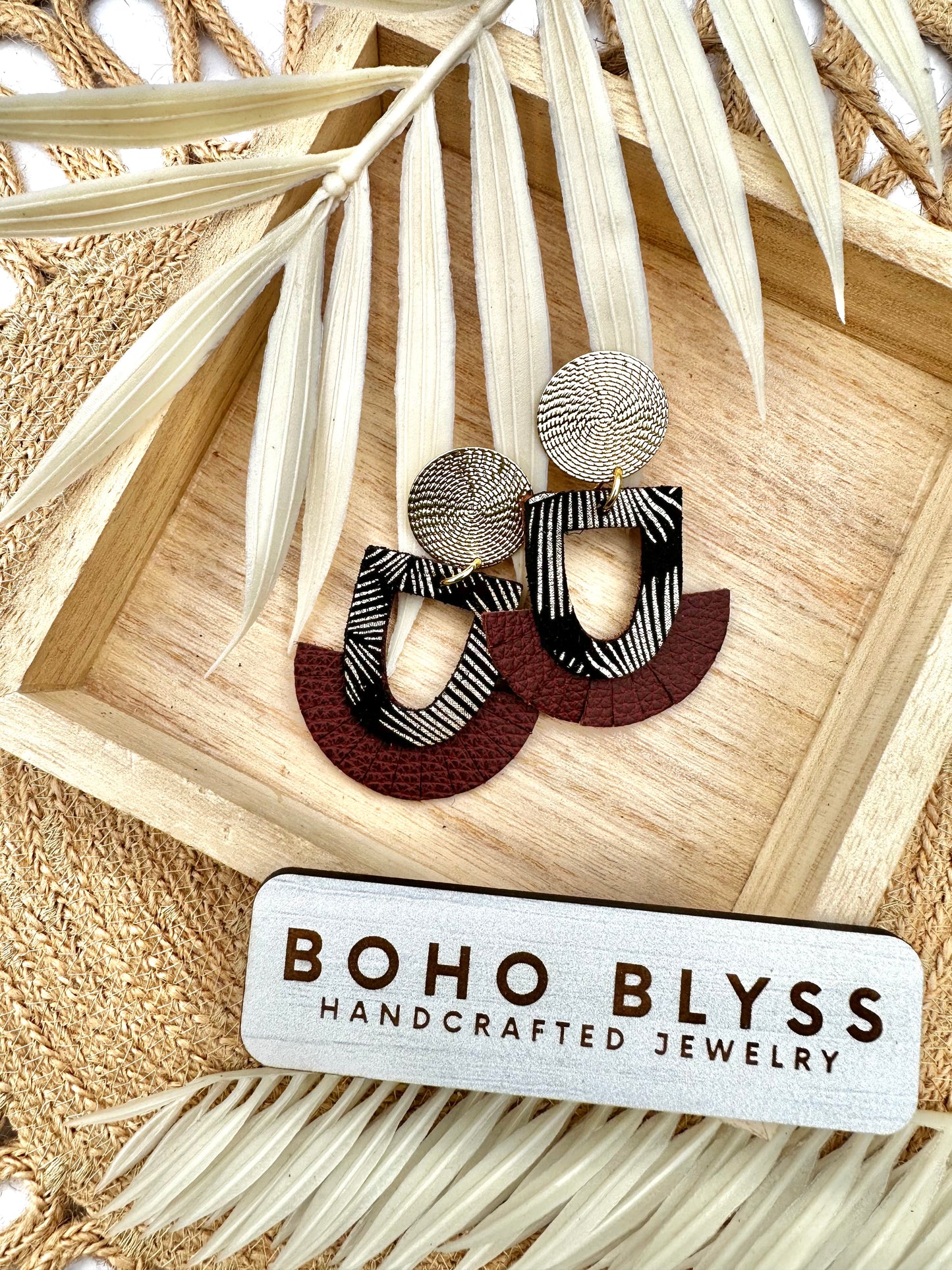 Metallic Palm Fanned Fringe
