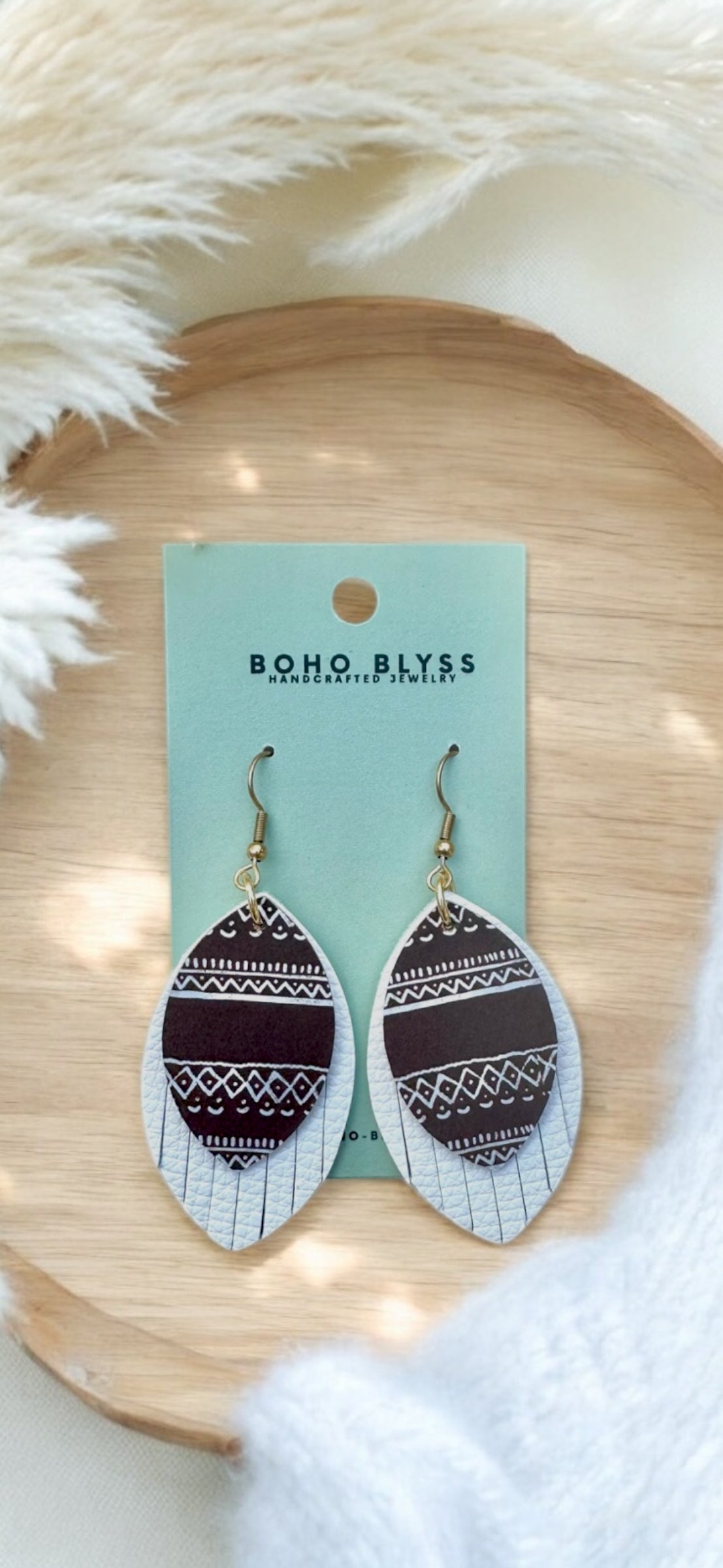 Brown Boho & White Fringy Leaves