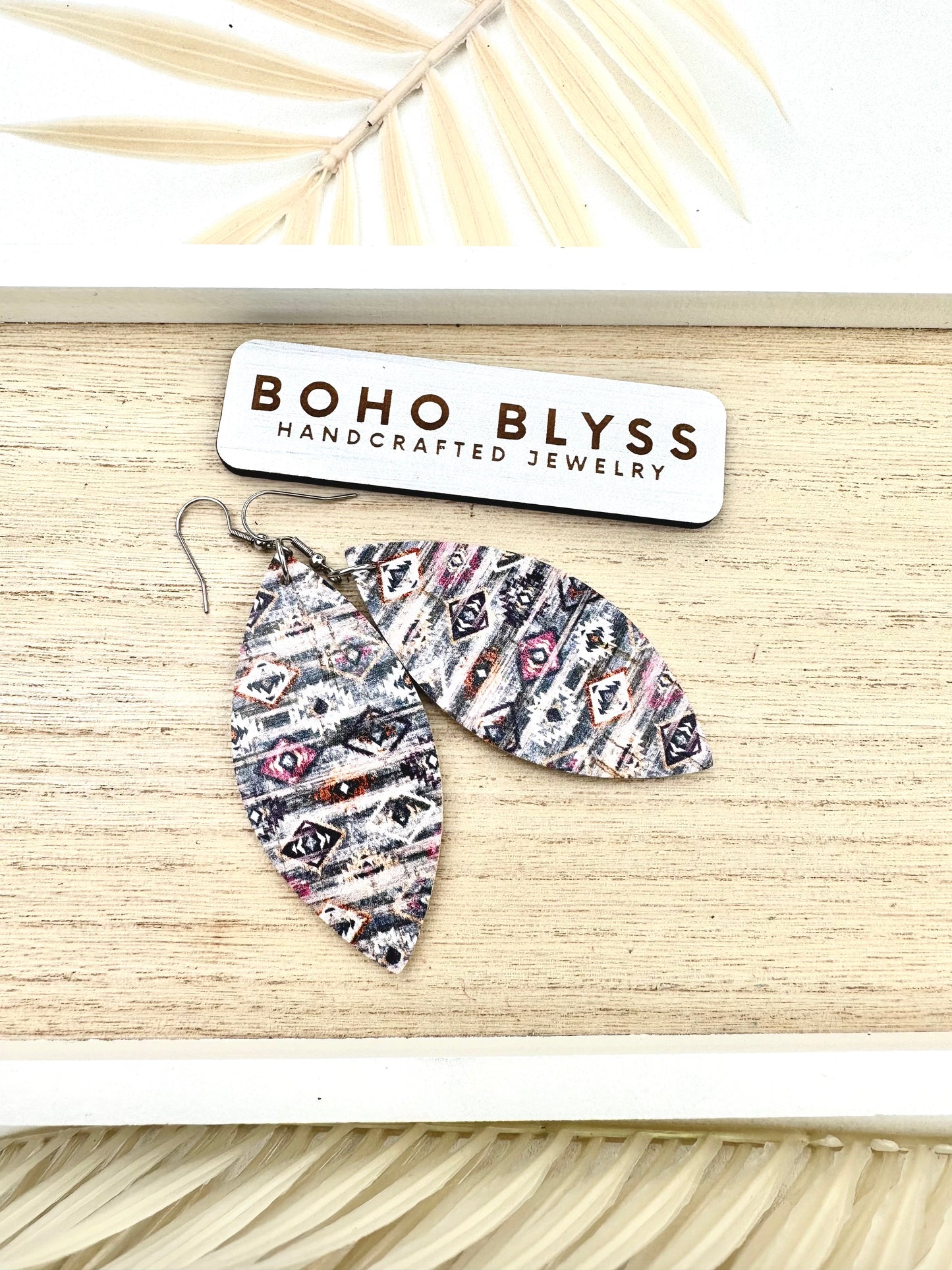 Abstract Aztec leaves