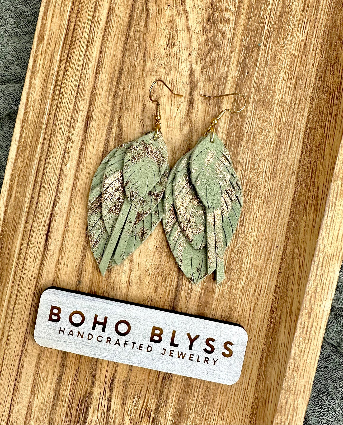 Sage/gold dust feathers