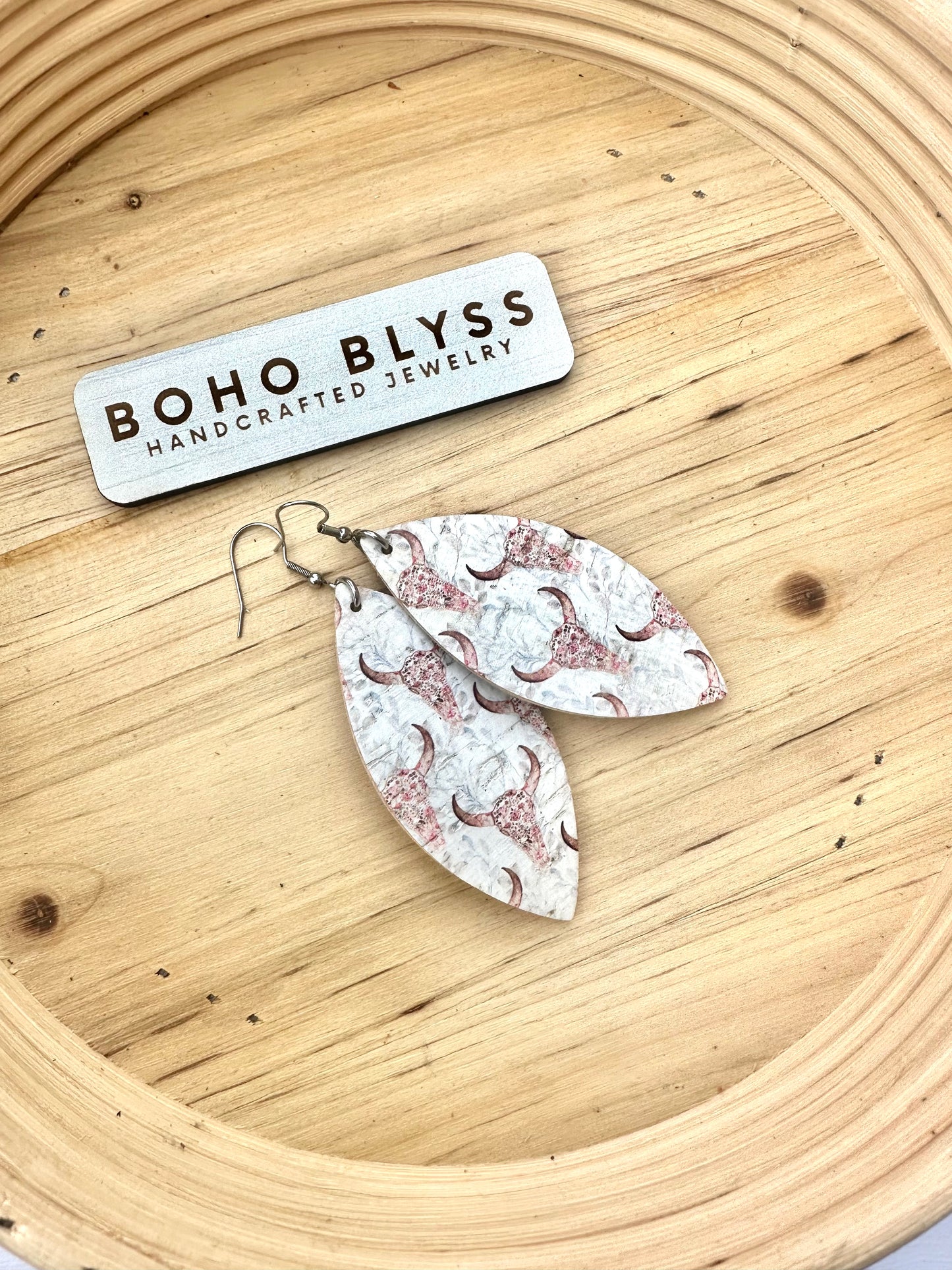 Pink bull leaves