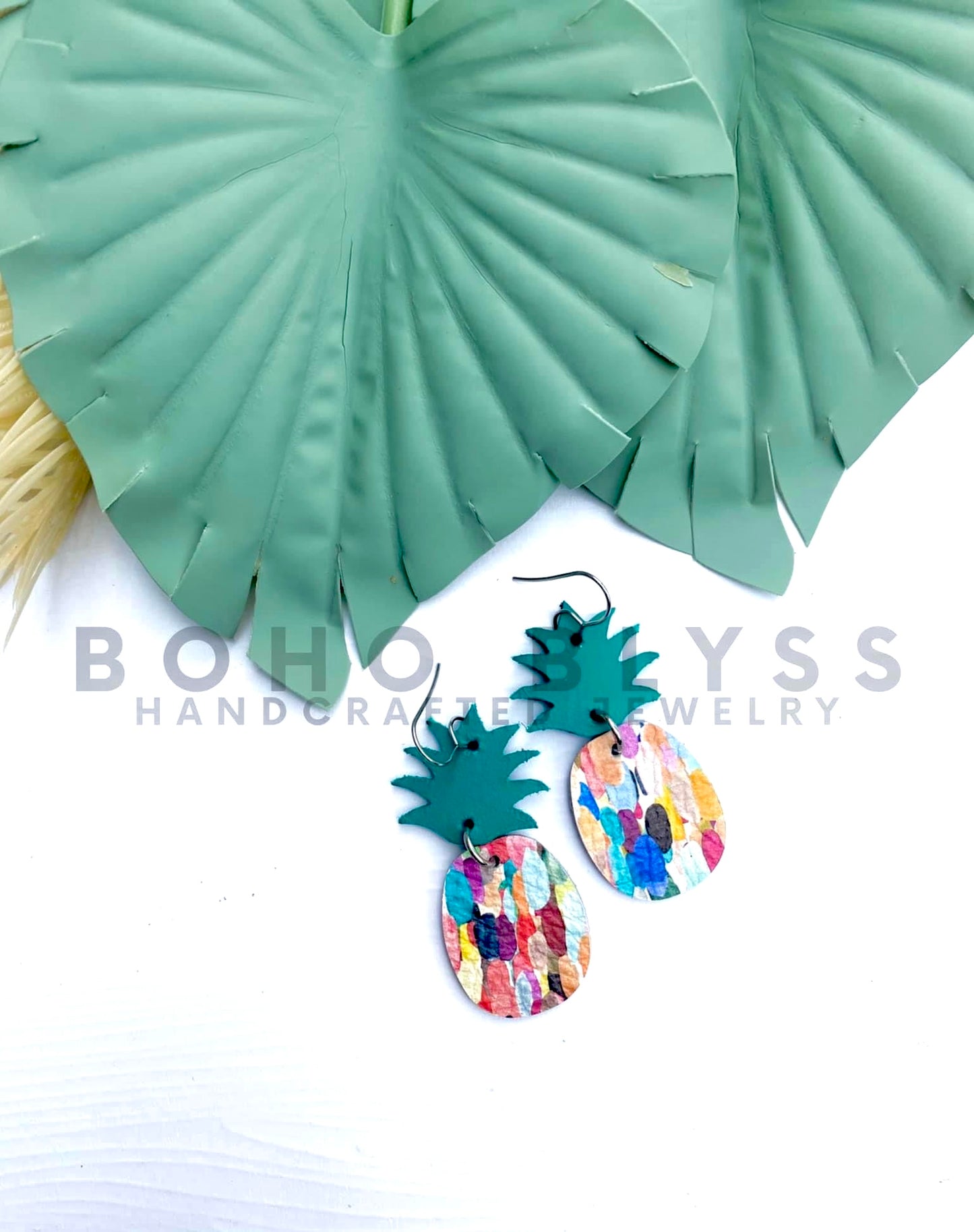 Confetti pineapples