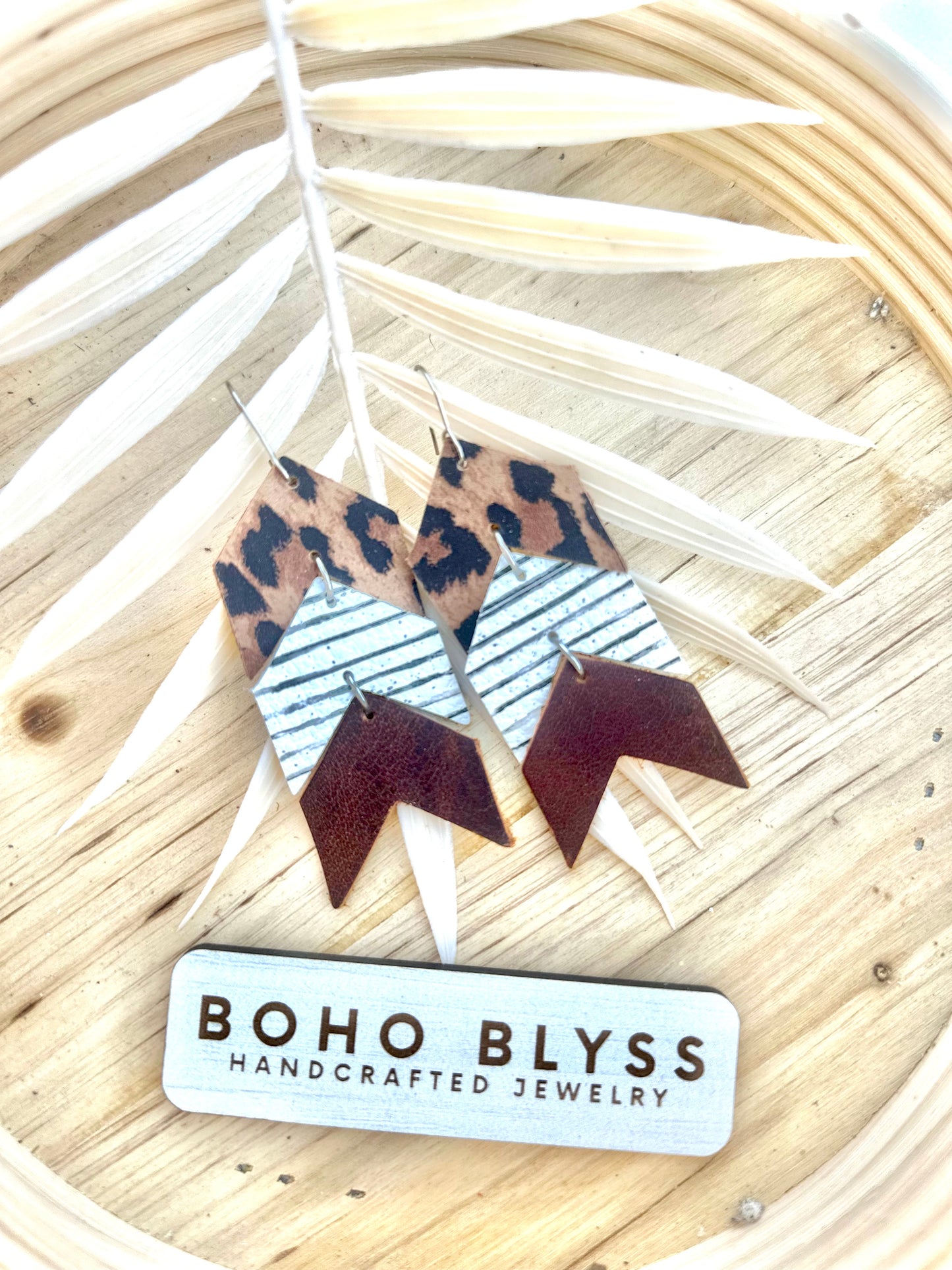 Leopard and stripe arrows